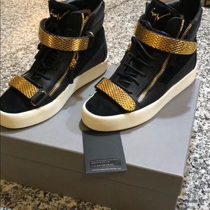 Guiseppe Zanotti black suede/ leather